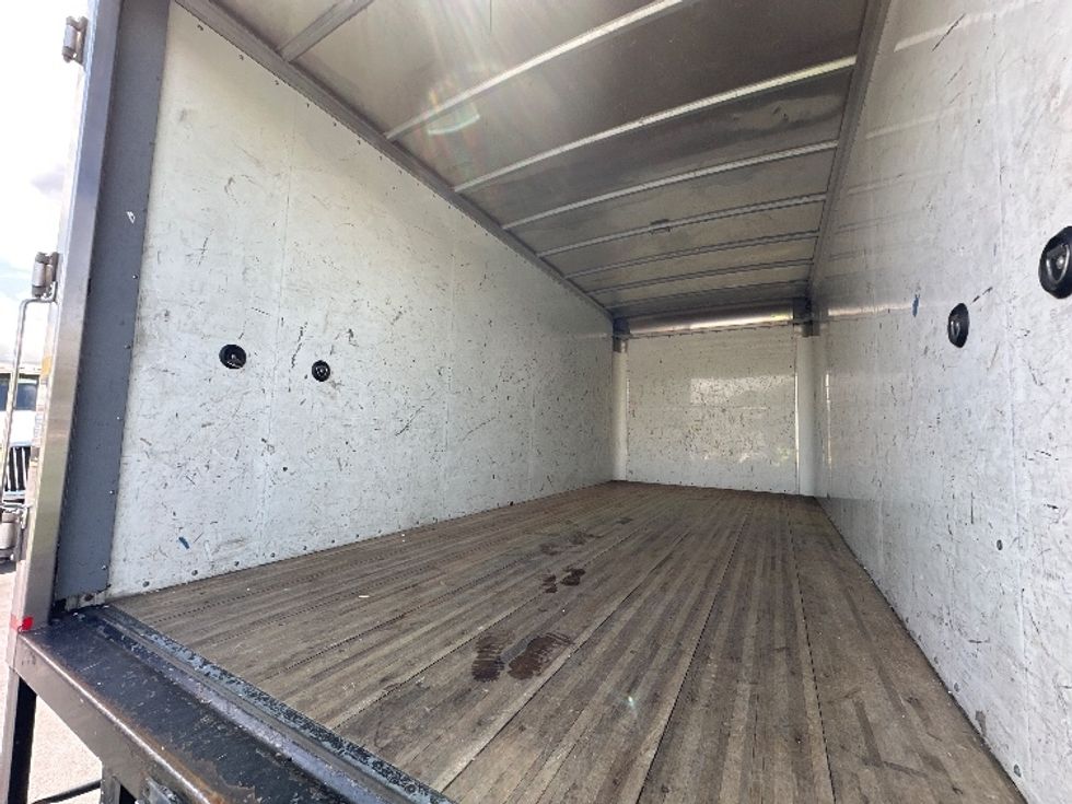 Medium Duty Box Truck-Light and Medium Duty Trucks-Hino-2020-195-Jessup-MD-139,126\n\t\tmiles-$ 38,500 - Image 11