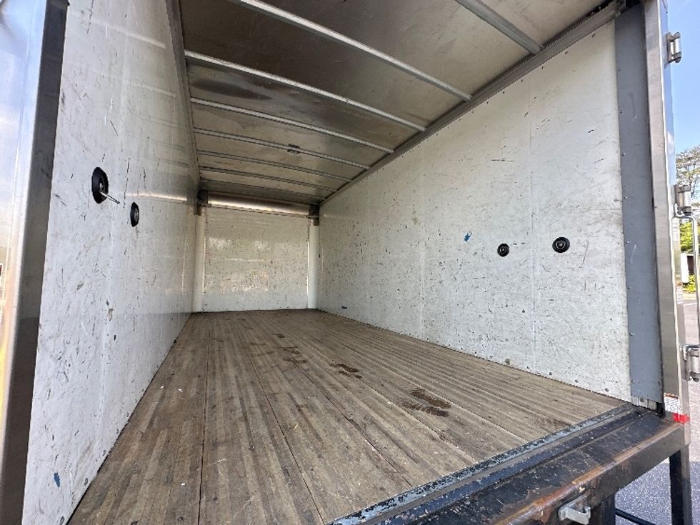 Medium Duty Box Truck-Light and Medium Duty Trucks-Hino-2020-195-Jessup-MD-139,126\n\t\tmiles-$ 38,500 - Image 12