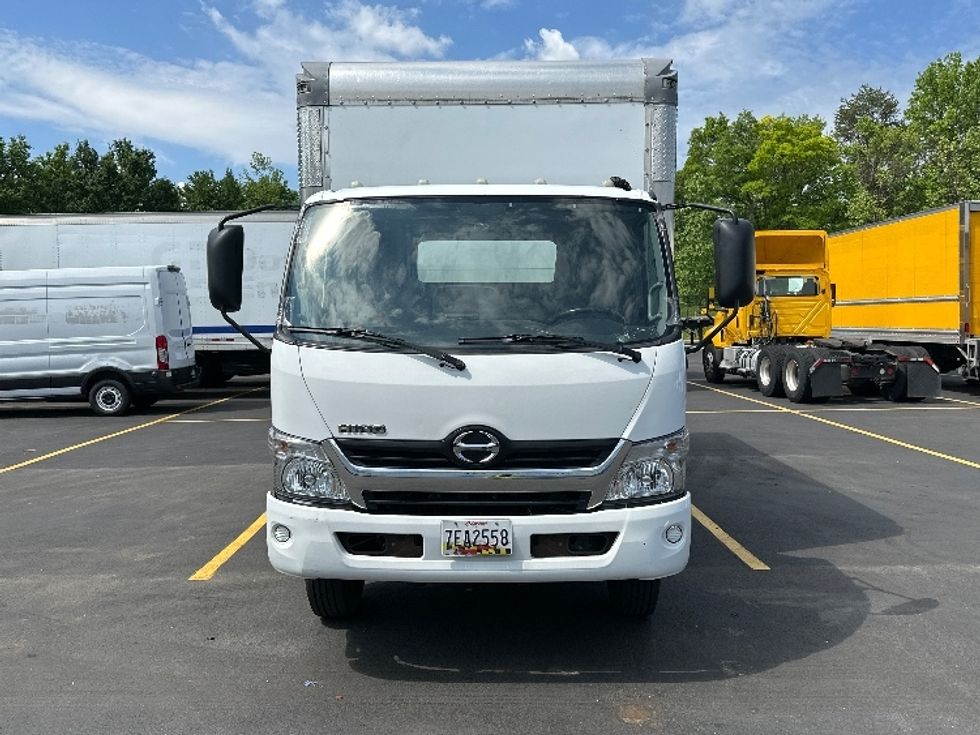 Medium Duty Box Truck-Light and Medium Duty Trucks-Hino-2020-195-Jessup-MD-139,126\n\t\tmiles-$ 38,500 - Image 2
