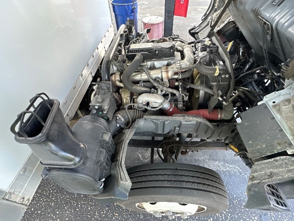 Medium Duty Box Truck-Light and Medium Duty Trucks-Hino-2020-195-Jessup-MD-139,126\n\t\tmiles-$ 38,500 - Image 23