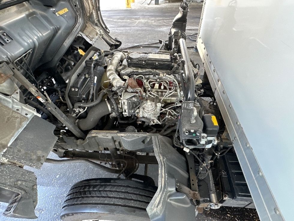 Medium Duty Box Truck-Light and Medium Duty Trucks-Hino-2020-195-Jessup-MD-139,126\n\t\tmiles-$ 38,500 - Image 24