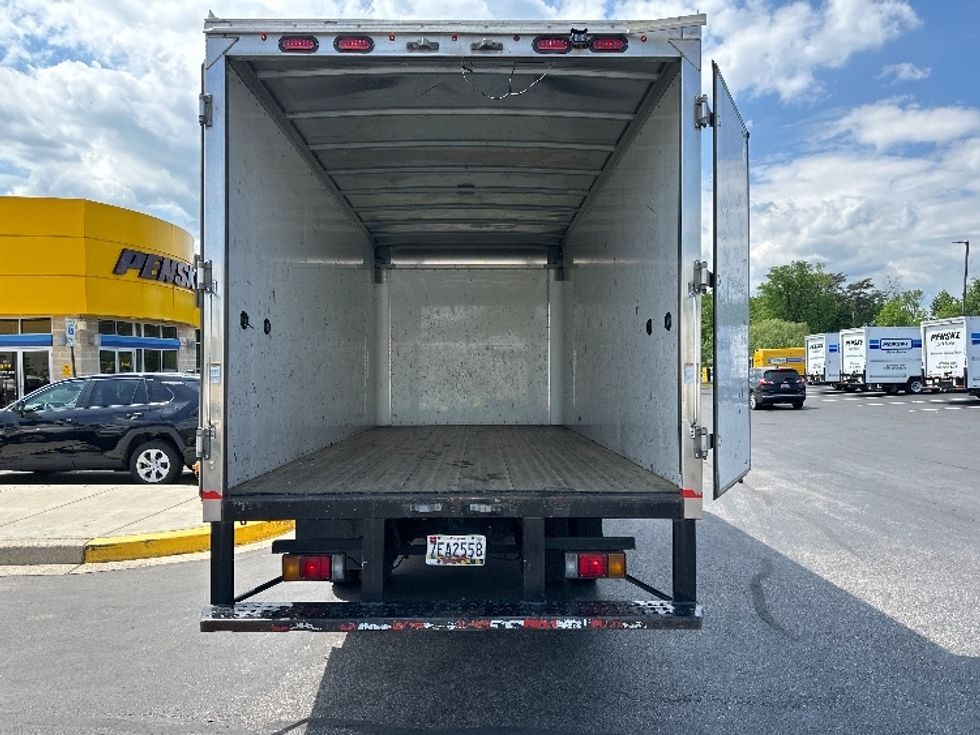 Medium Duty Box Truck-Light and Medium Duty Trucks-Hino-2020-195-Jessup-MD-139,126\n\t\tmiles-$ 38,500 - Image 8