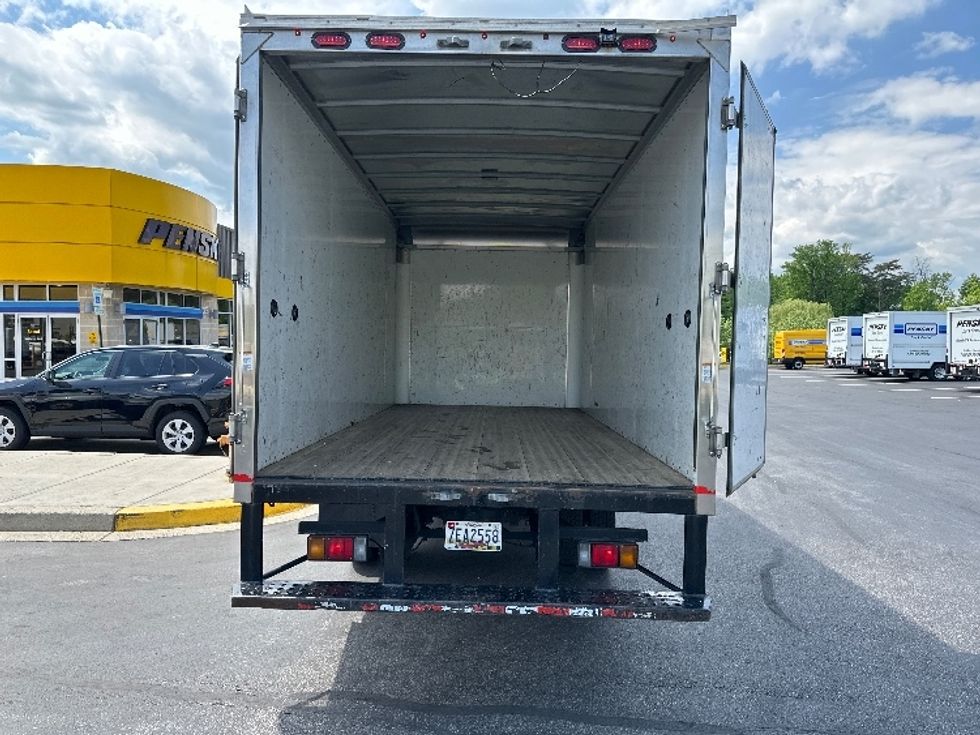 Medium Duty Box Truck-Light and Medium Duty Trucks-Hino-2020-195-Jessup-MD-139,126\n\t\tmiles-$ 38,500 - Image 9