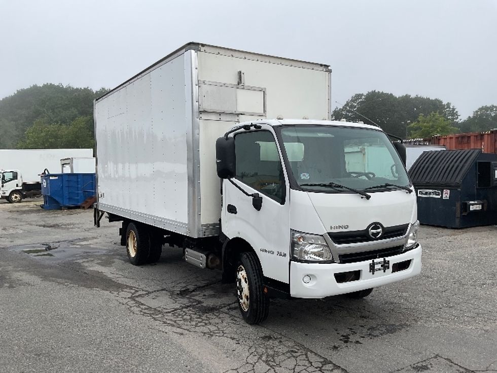 Medium Duty Box Truck-Light and Medium Duty Trucks-Hino-2020-195-Londonderry-NH-126,487\n\t\tmiles-$ 39,000 - Image 1