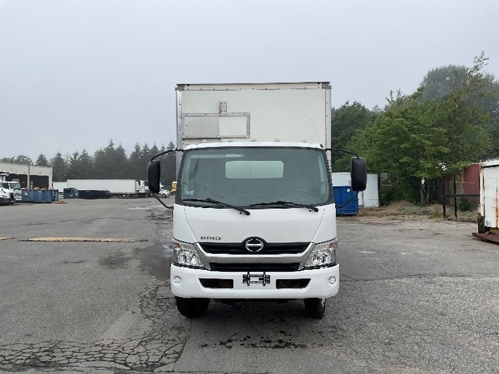 Medium Duty Box Truck-Light and Medium Duty Trucks-Hino-2020-195-Londonderry-NH-126,487\n\t\tmiles-$ 39,000 - Image 2