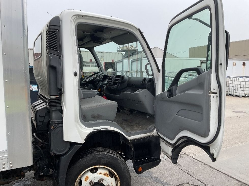 Medium Duty Box Truck-Light and Medium Duty Trucks-Hino-2020-195-Londonderry-NH-126,487\n\t\tmiles-$ 39,000 - Image 20