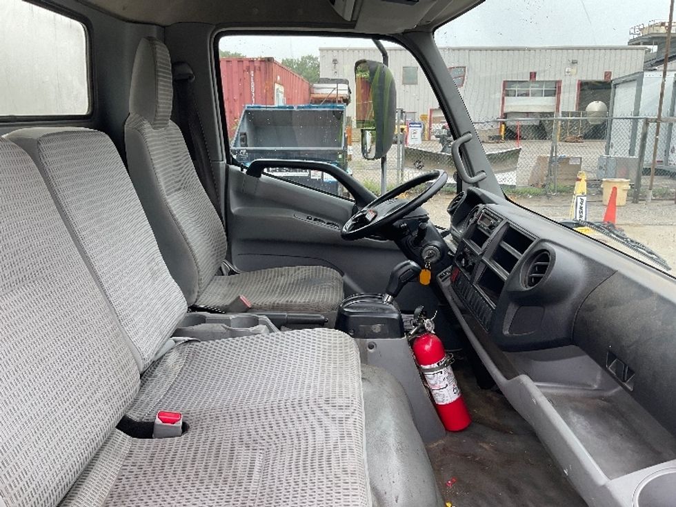 Medium Duty Box Truck-Light and Medium Duty Trucks-Hino-2020-195-Londonderry-NH-126,487\n\t\tmiles-$ 39,000 - Image 22