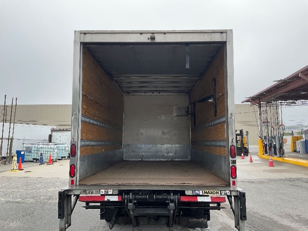 Medium Duty Box Truck-Light and Medium Duty Trucks-Hino-2020-195-Londonderry-NH-126,487\n\t\tmiles-$ 39,000 - Image 8