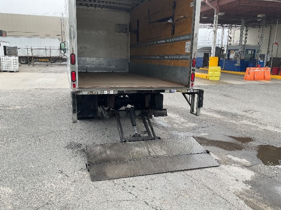 Medium Duty Box Truck-Light and Medium Duty Trucks-Hino-2020-195-Londonderry-NH-126,487\n\t\tmiles-$ 39,000 - Image 9