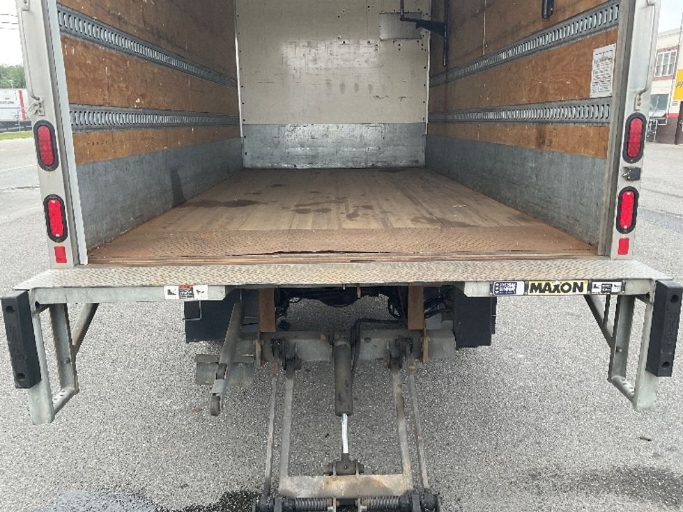 Medium Duty Box Truck-Light and Medium Duty Trucks-Hino-2020-195-Londonderry-NH-132,911\n\t\tmiles-$ 36,500 - Image 10