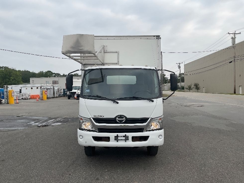 Medium Duty Box Truck-Light and Medium Duty Trucks-Hino-2020-195-Londonderry-NH-132,911\n\t\tmiles-$ 36,500 - Image 2