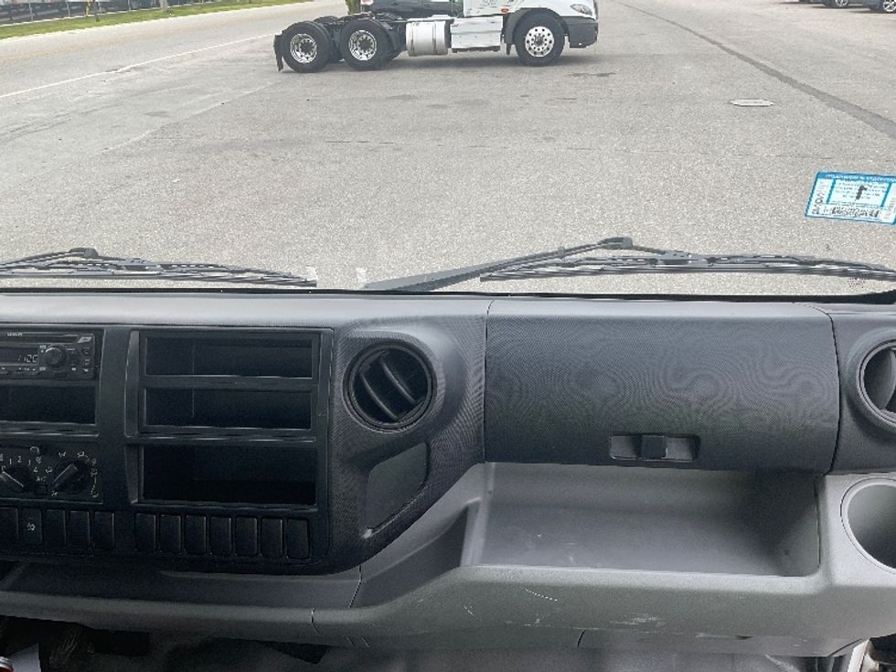 Medium Duty Box Truck-Light and Medium Duty Trucks-Hino-2020-195-Londonderry-NH-132,911\n\t\tmiles-$ 36,500 - Image 21
