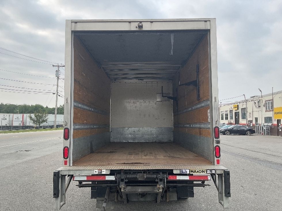 Medium Duty Box Truck-Light and Medium Duty Trucks-Hino-2020-195-Londonderry-NH-132,911\n\t\tmiles-$ 36,500 - Image 8