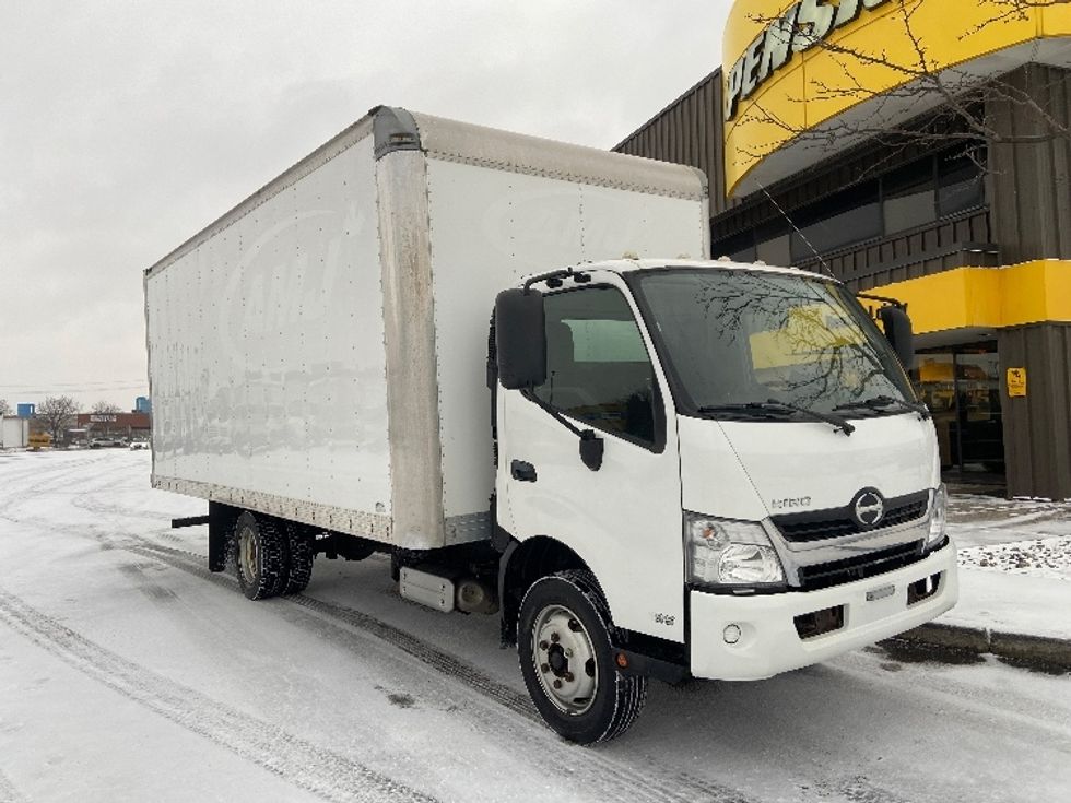Medium Duty Box Truck-Light and Medium Duty Trucks-Hino-2020-195-Mississauga-ON-114,065\n\t\tkm-$ 64,500 - Image 1
