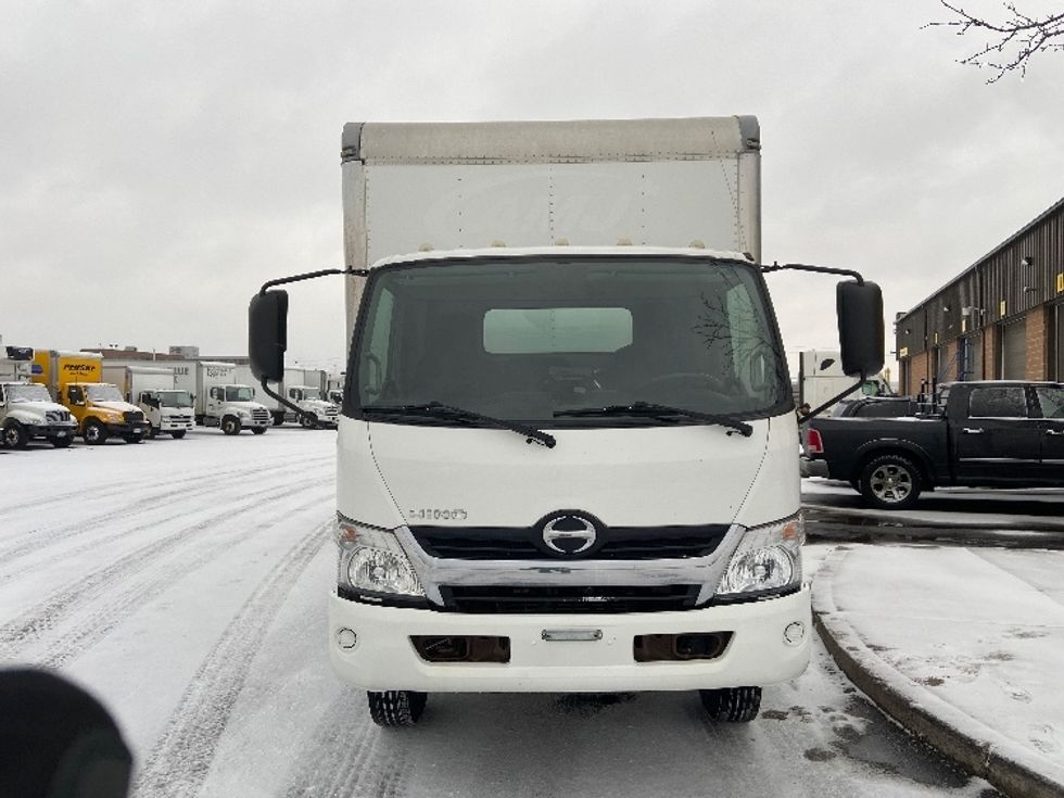 Medium Duty Box Truck-Light and Medium Duty Trucks-Hino-2020-195-Mississauga-ON-114,065\n\t\tkm-$ 64,500 - Image 2