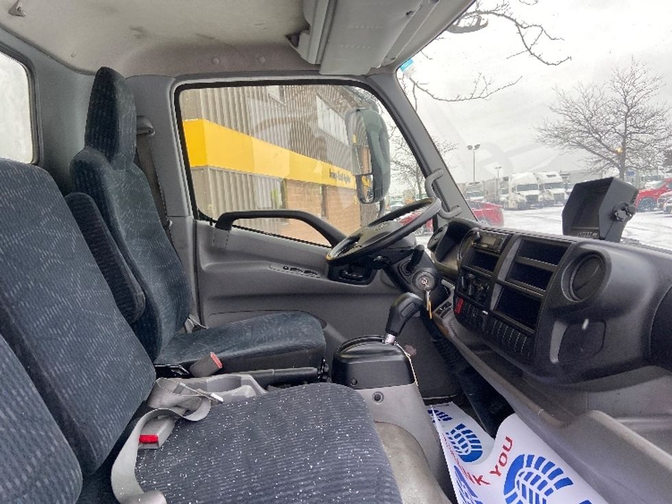 Medium Duty Box Truck-Light and Medium Duty Trucks-Hino-2020-195-Mississauga-ON-114,065\n\t\tkm-$ 64,500 - Image 21