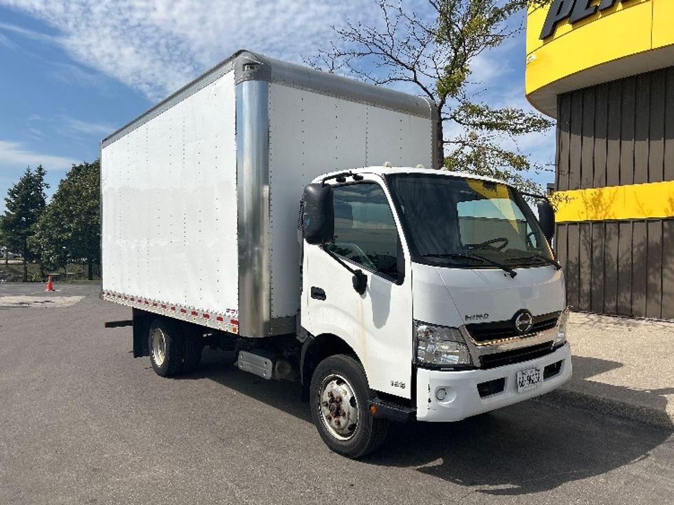 Medium Duty Box Truck-Light and Medium Duty Trucks-Hino-2020-195-Mississauga-ON-206,295\n\t\tkm-$ 55,500 - Image 1