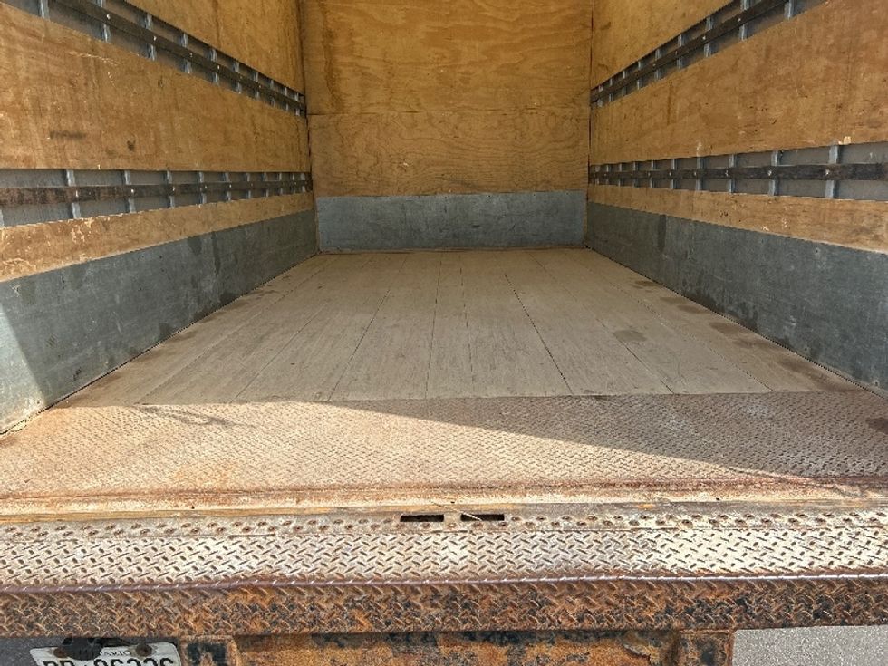 Medium Duty Box Truck-Light and Medium Duty Trucks-Hino-2020-195-Mississauga-ON-206,295\n\t\tkm-$ 55,500 - Image 10