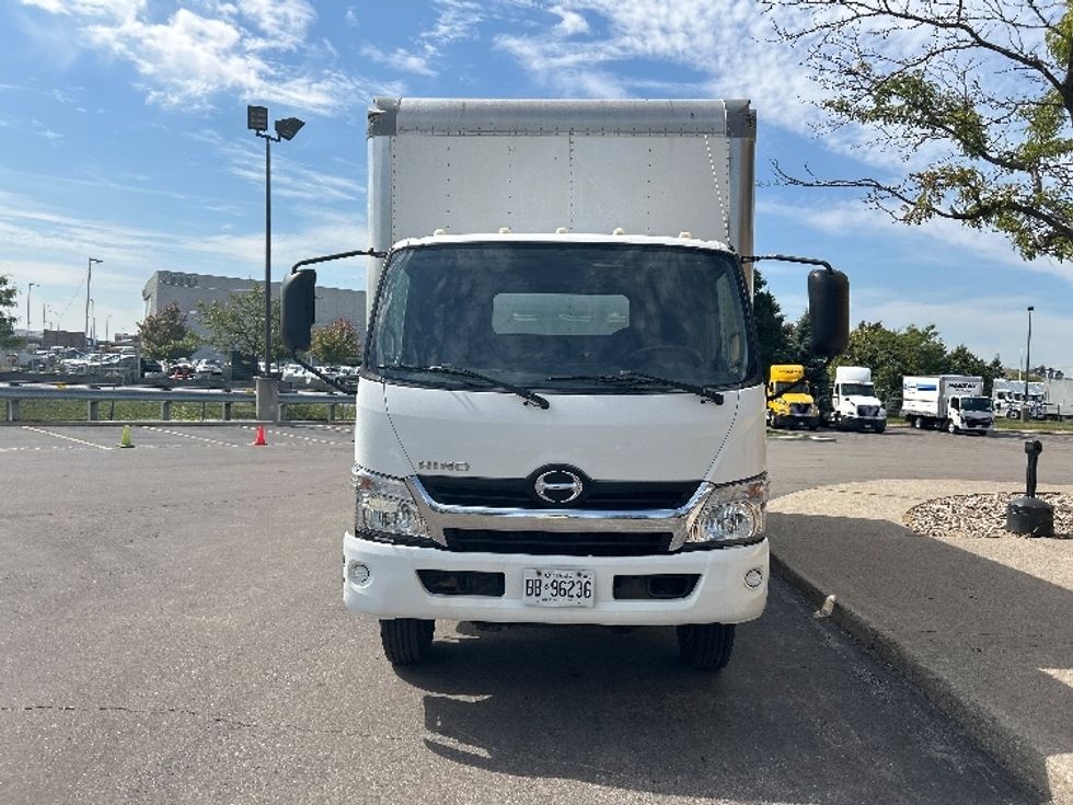 Medium Duty Box Truck-Light and Medium Duty Trucks-Hino-2020-195-Mississauga-ON-206,295\n\t\tkm-$ 55,500 - Image 2