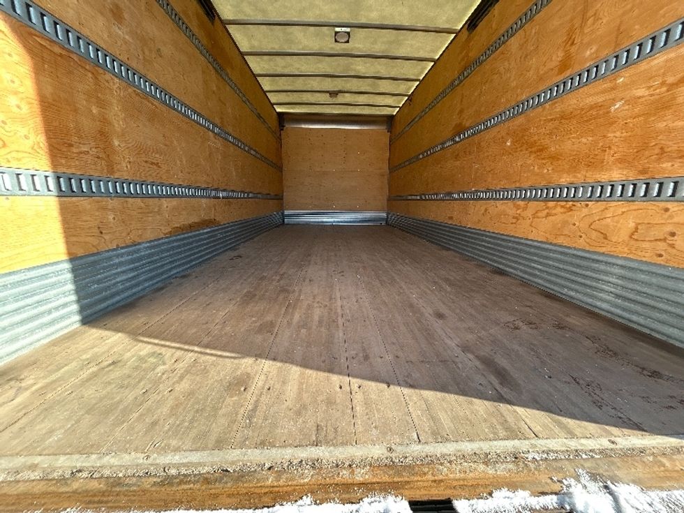 Medium Duty Box Truck-Light and Medium Duty Trucks-Hino-2020-195-Mississauga-ON-99,485\n\t\tkm-$ 65,750 - Image 10