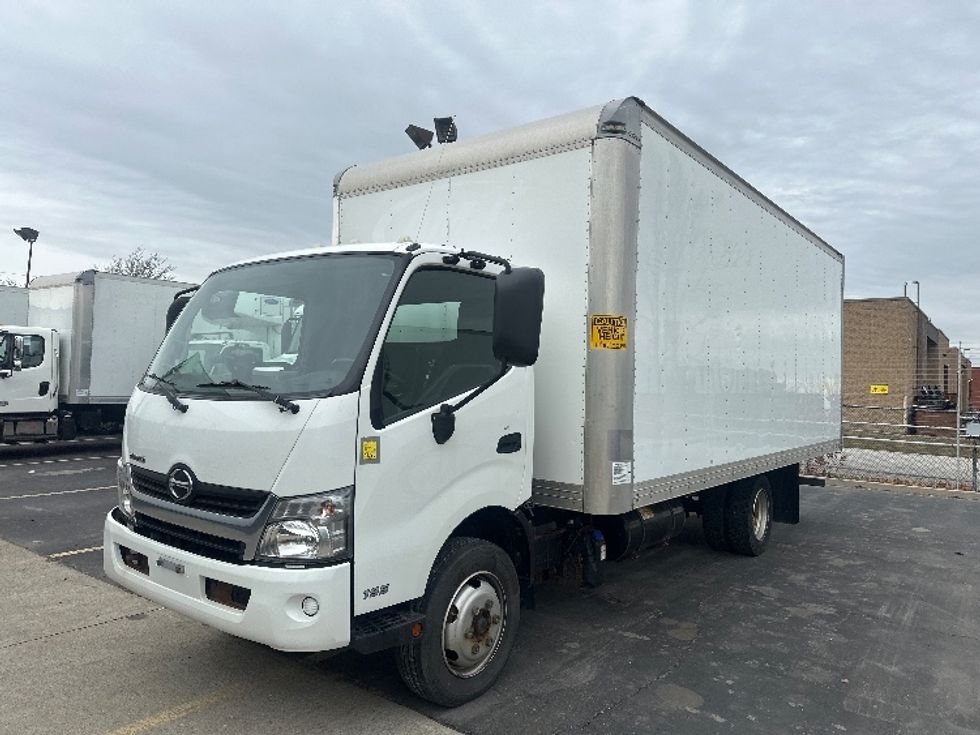 Medium Duty Box Truck-Light and Medium Duty Trucks-Hino-2020-195-Mississauga-ON-99,485\n\t\tkm-$ 65,750 - Image 3