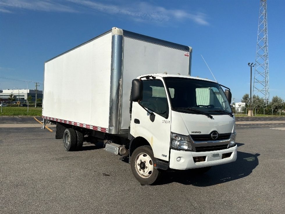 Medium Duty Box Truck-Light and Medium Duty Trucks-Hino-2020-195-Montreal-PQ-135,590\n\t\tkm-$ 55,750 - Image 1