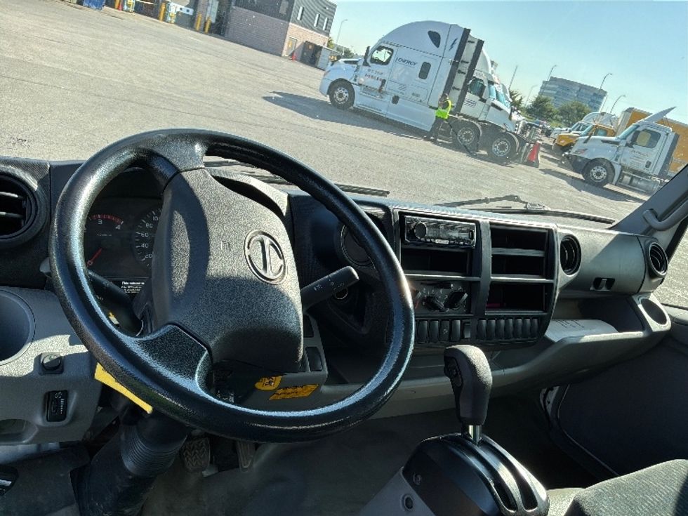 Medium Duty Box Truck-Light and Medium Duty Trucks-Hino-2020-195-Montreal-PQ-135,590\n\t\tkm-$ 55,750 - Image 18