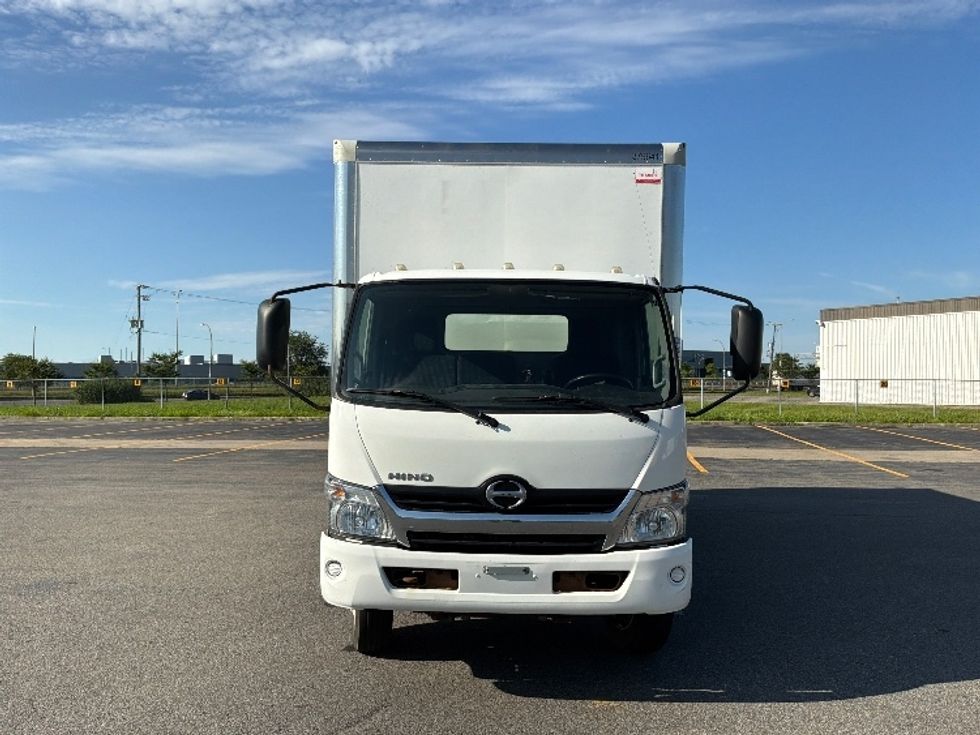Medium Duty Box Truck-Light and Medium Duty Trucks-Hino-2020-195-Montreal-PQ-135,590\n\t\tkm-$ 55,750 - Image 2