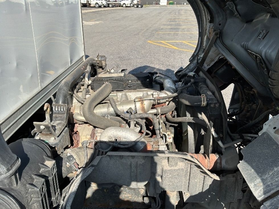 Medium Duty Box Truck-Light and Medium Duty Trucks-Hino-2020-195-Montreal-PQ-135,590\n\t\tkm-$ 55,750 - Image 24