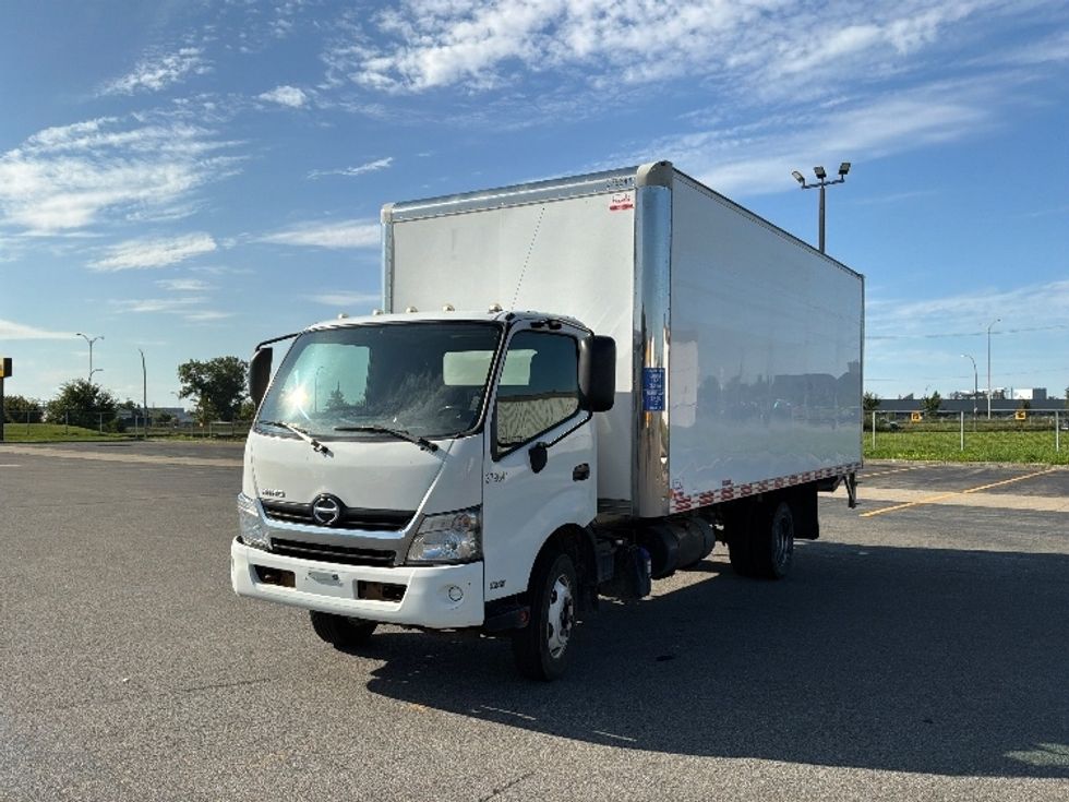 Medium Duty Box Truck-Light and Medium Duty Trucks-Hino-2020-195-Montreal-PQ-135,590\n\t\tkm-$ 55,750 - Image 3