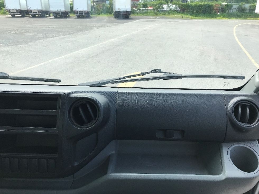 Medium Duty Box Truck-Light and Medium Duty Trucks-Hino-2020-195-Montreal-PQ-150,895\n\t\tkm-$ 65,750 - Image 21