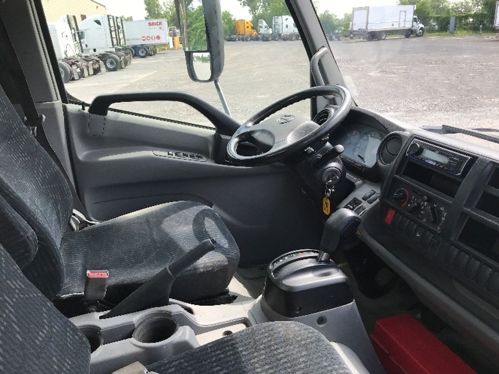 Medium Duty Box Truck-Light and Medium Duty Trucks-Hino-2020-195-Montreal-PQ-150,895\n\t\tkm-$ 65,750 - Image 22