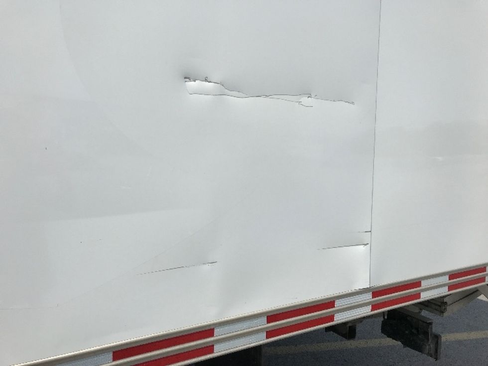 Medium Duty Box Truck-Light and Medium Duty Trucks-Hino-2020-195-Montreal-PQ-150,895\n\t\tkm-$ 65,750 - Image 25