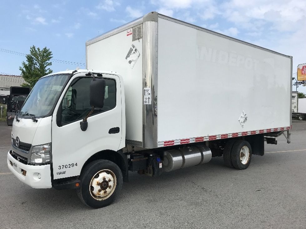 Medium Duty Box Truck-Light and Medium Duty Trucks-Hino-2020-195-Montreal-PQ-150,895\n\t\tkm-$ 65,750 - Image 3