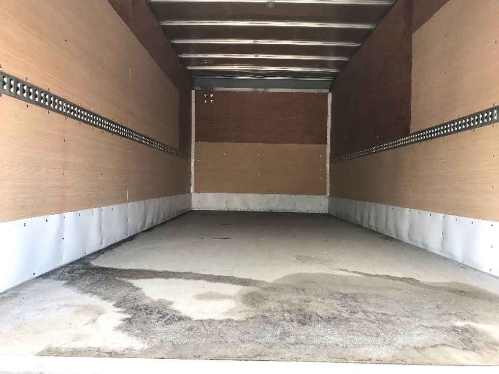 Medium Duty Box Truck-Light and Medium Duty Trucks-Hino-2020-195-Montreal-PQ-150,895\n\t\tkm-$ 65,750 - Image 8