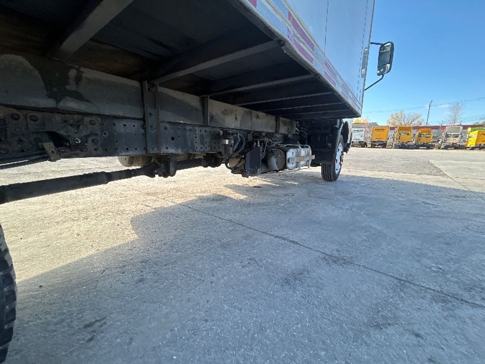 Medium Duty Box Truck-Light and Medium Duty Trucks-Hino-2020-195-Montreal-PQ-242,030\n\t\tkm-$ 52,750 - Image 14