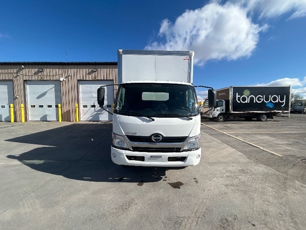 Medium Duty Box Truck-Light and Medium Duty Trucks-Hino-2020-195-Montreal-PQ-242,030\n\t\tkm-$ 52,750 - Image 2