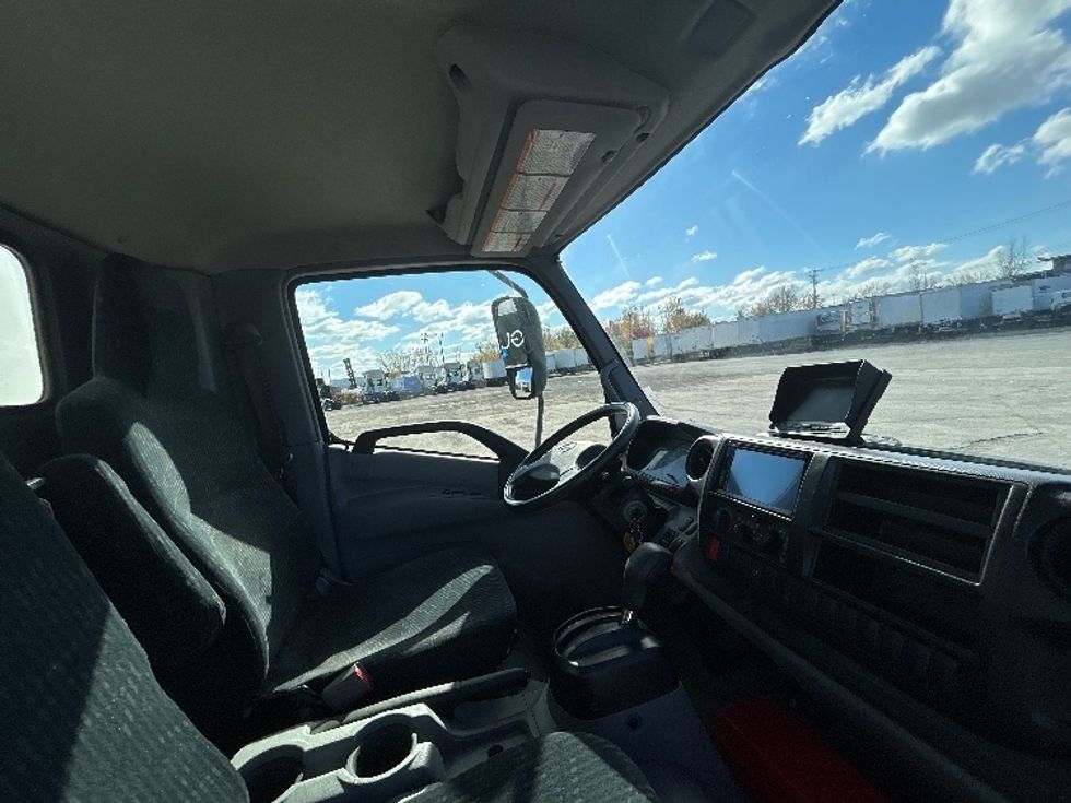 Medium Duty Box Truck-Light and Medium Duty Trucks-Hino-2020-195-Montreal-PQ-242,030\n\t\tkm-$ 52,750 - Image 22