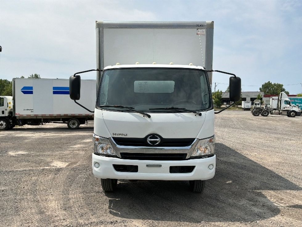 Medium Duty Box Truck-Light and Medium Duty Trucks-Hino-2020-195-Montreal-PQ-252,367\n\t\tkm-$ 41,500 - Image 2