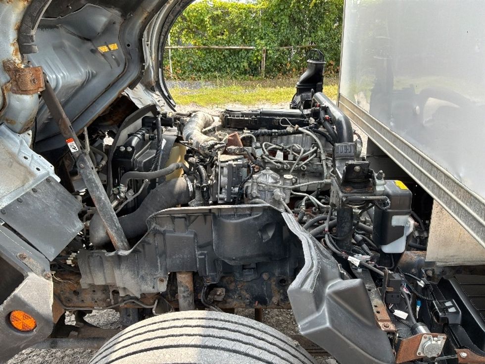 Medium Duty Box Truck-Light and Medium Duty Trucks-Hino-2020-195-Montreal-PQ-252,367\n\t\tkm-$ 41,500 - Image 24