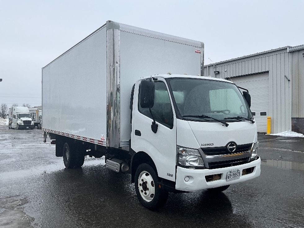 Medium Duty Box Truck-Light and Medium Duty Trucks-Hino-2020-195-Ottawa-ON-189,881\n\t\tkm-$ 60,500 - Image 1