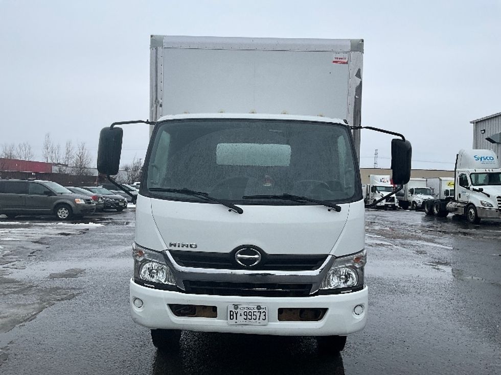 Medium Duty Box Truck-Light and Medium Duty Trucks-Hino-2020-195-Ottawa-ON-189,881\n\t\tkm-$ 60,500 - Image 2