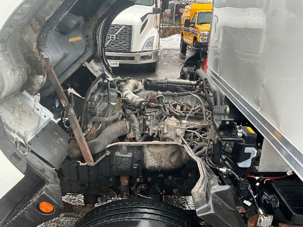 Medium Duty Box Truck-Light and Medium Duty Trucks-Hino-2020-195-Ottawa-ON-189,881\n\t\tkm-$ 60,500 - Image 23