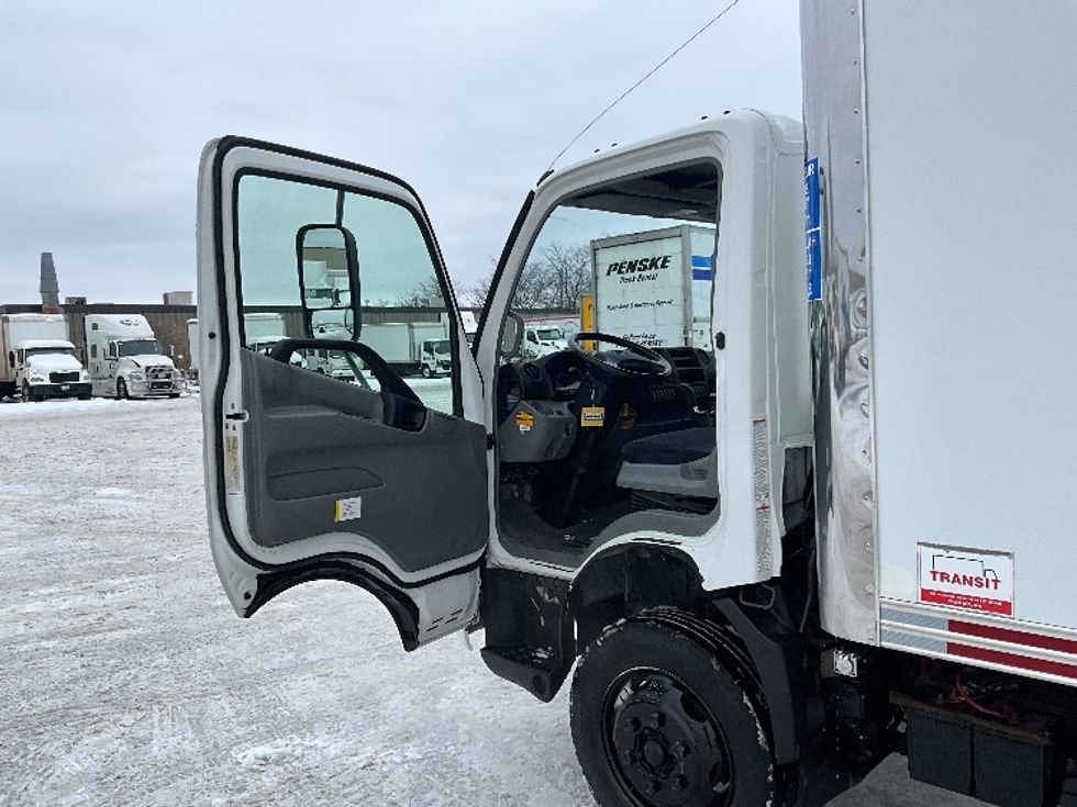 Medium Duty Box Truck-Light and Medium Duty Trucks-Hino-2020-195-Ottawa-ON-235,848\n\t\tkm-$ 55,000 - Image 16