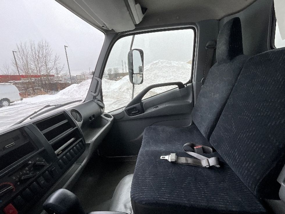 Medium Duty Box Truck-Light and Medium Duty Trucks-Hino-2020-195-Ottawa-ON-235,848\n\t\tkm-$ 55,000 - Image 19