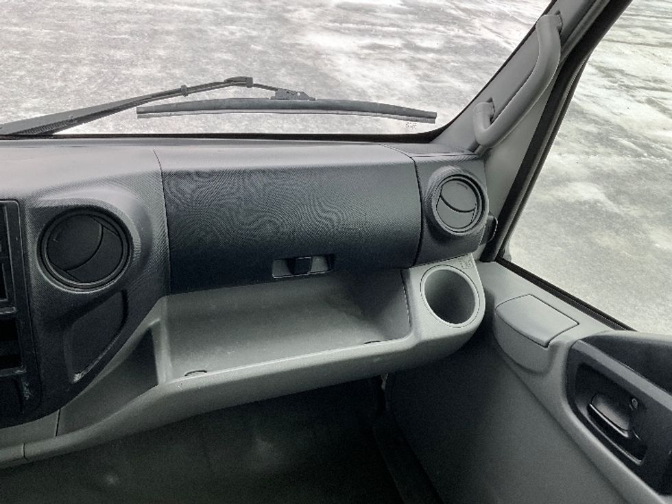 Medium Duty Box Truck-Light and Medium Duty Trucks-Hino-2020-195-Ottawa-ON-235,848\n\t\tkm-$ 55,000 - Image 21