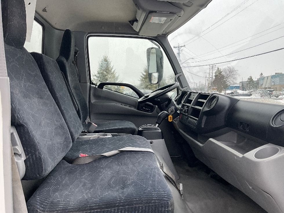 Medium Duty Box Truck-Light and Medium Duty Trucks-Hino-2020-195-Ottawa-ON-235,848\n\t\tkm-$ 55,000 - Image 23