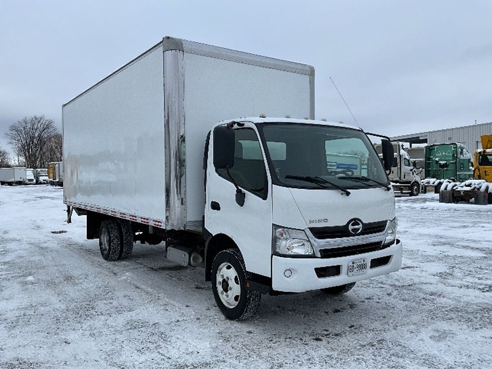 Medium Duty Box Truck-Light and Medium Duty Trucks-Hino-2020-195-Ottawa-ON-241,798\n\t\tkm-$ 53,750 - Image 1