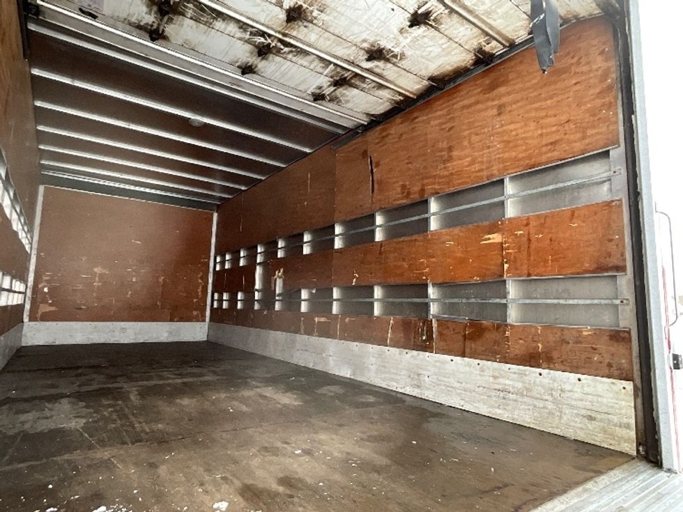 Medium Duty Box Truck-Light and Medium Duty Trucks-Hino-2020-195-Ottawa-ON-241,798\n\t\tkm-$ 53,750 - Image 12