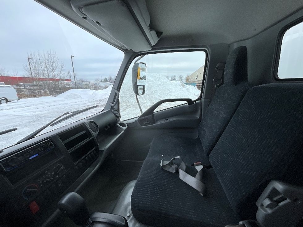 Medium Duty Box Truck-Light and Medium Duty Trucks-Hino-2020-195-Ottawa-ON-241,798\n\t\tkm-$ 53,750 - Image 19